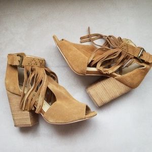 🎉Sale🎉Chinese Laundry boho sandal heel